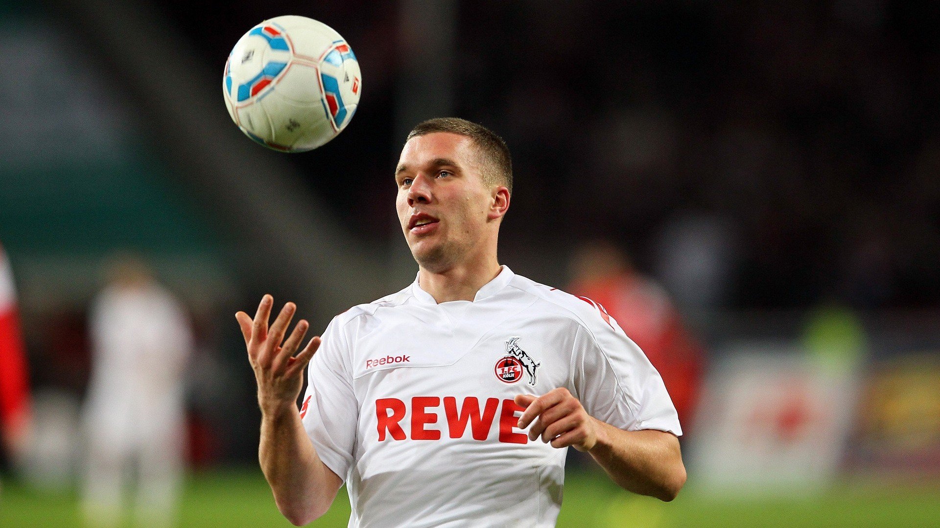 开云app下载-“德甲领跑队伍状态火爆，冲击冠军难度不断升级”，2021年德甲队伍介绍